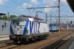 CD/VUZ 193 902 runs light through Praha hl.n. on 12 June 2022.