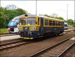 AŽD 810 141-2 on 6.5.2020 in Lower station Karlovy Vary.