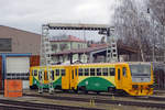 CD 814 095 gets attention at teh works adjacent to the station of Havlickuv Brod on 23 February 2020.