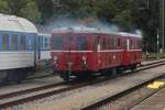 Clagg! M131-1549 quits Benesov u Prahy with an extra train to Vlasim on 27 September 2025 during the STEAM56 spectacle.