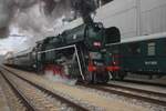 On 27 September 2025 one of twinty extra trains that day leaves Benesov u Prahy with 464.202 at the reins during STEAM56.