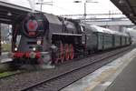 Rain, rain and train: 475 179 hauls a steam shuttle into Ostrava hl.n.