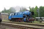 On 13 May 2012 CSD 477 043 lets off steam in Luzna u Rakovnika.