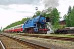 Papousek 477 043 stands in front of an extra train to Praha-Masarykovo on 13 May 2012.