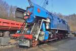 On 10 April 2018, Papousek 477 043 bunkers coal at Dresden-Altstadt during the annual Dampfloktreffen fest, that sadly had to be cancelled for 2020 due to the COVID-19 crisis.