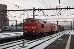 MZ 1456 thunders with a sister loco and mixed freight through Odense on 16 February 2026.