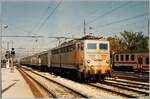 The FS E. 646 127 arrives at the Firenze SMN station with a regional train. Interestingly, the two-axle baggage car directly behind the locomotive is a similar image from December 1987.