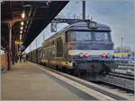 The elegant diesel locomotive is in Strasbourg and is waiting to depart with its TER 831830 (from 5:01 p.m.) to Saint-Dié-des-Vosges (at 6:50 p.m.).