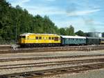TSO 481-512 leaves Longueville with an extra train on 19 September 2010.