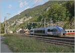 The SNCF X 73567 on the way to Frasne is laeving the Vallorbe Station. 

16.06.2022