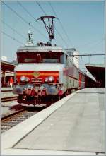 The SNCF 15043 in Luxembourg City. 
scanned negativ/13.05.1998 