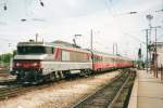 On 31 July 1999 SNCF 15047 with EC 'Mozart' enters Strassbourg Gare Centrale. Here, the French loco is exchanged for a DB 181.2 machine for the haul to Stuttgart Hbf. 