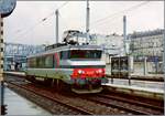 The SNCF BB 15007 in Paris Gare du Nord.

analog picture / 14.02.2002
