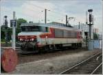 The BB 15018 is running through the station of Metz on June 22nd, 2008.