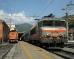 BB 22 352 with the EC 139 in the border Station Ventimiglia. 
24.04.2009