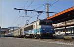 The SNCF BB 22214 wiht an TER in Chambéry Challes les Eaux.