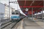 The SNCF BB 22360 is waiting with its TER 96634 from Genève (departure 9:57) to Valence (arrival 13:13) in the train departure station Genève for the imminent departure.

April 29, 2026