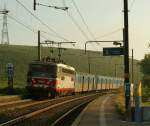 SNCF 25585 with a RIO Composition in the early morning Russin.
