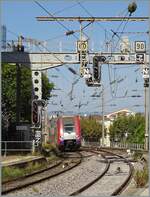 The SNCF Z 26 585 UIC 94 87 0026 585-3 F-AZUR 'Computer-Mouse' departs as TER ZOU 88121 from Saint Raphaël station. The train runs from Menton to Les Arcs and serves most intermediate stations.

September 17, 2026