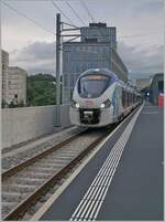 The SNCF Z 31547 M Coradia Polyvalent régional tricourant on the way to Evian by his stop in Lancy Pont Rouge     16.08.2021