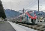 The SNCF Léman Express Z 31515 (Coradia Polyvalent régional tricourant) in La Roche sur Forn on the way to Coppet.