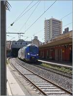 The Region 2N PHD 55113 UIC: 94 87 59 00 025-0 F-TRSI is operating as Zou! TER on its way from Nice Ville to Marseille and has reached Saint Raphaël. The TER service from Nice to Marseille is operated by Transdev; it is the first privatized line ...