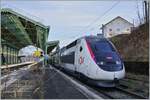 The inoui TGV 6504 to Paris Gare de Lyon wiht the Euroduplex N° 804 in Evian les Bains.

12.02.2022