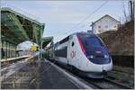 The inoui TGV 6504 to Paris Gare de Lyon wiht the Euroduplex N° 804 in Evian les Bains.

12.02.2022