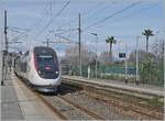 The TGV Rame 232 (Néo Duplex/ STF TGV 2N) with the power cars 29063/64 is arriving at Antibes station. What particularly fascinated me was the snow on the mountains far in the background and the palm tree on the right side of the image as a contrast to the scene.

March 27, 2025