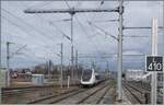 SNCF TGV Rame (treinstel) 293, rijdend als TGV inoui 6504 van Evian-les-Bains naar Paris Gare de Lyon, komt aan in Annemasse, waar het gekoppeld zal worden aan de TGV die aankomt vanuit Saint-Gervais-les-Bains Le Fayet om samen de reis naar Parijs voort te zetten. 

21 februari 2026