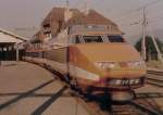 TGV in the old oranges colour in Vallorbe.
September 1985
(scanned analog photo)