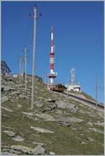 The little train of the Chemin de Fer de la Rhune with the He 2/2 in the magnificent landscape of La Rhune. The peak is not very high (905 meters above sea level), but it is detached and therefore offers fantastic views. The mountain ridge also forms the border with Spain.

April 12, 2024