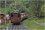 France not only offers fast trains but also very comfortable ones: Shortly after the departure from the valley station, the fer de la Rhune He 2/2, built in 1914 by the SLM/BBC, arrives with its first