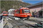 In Montroc-Le-Planet kreuzen sich der TMR BDeh 4/8 22 als TER 18914 von Vallorcine nach Saint-Gervais-Bains mit dem SNCF Z 800 003 (94 87 0000 806-3) der als TER 18959 von Les Houches nach Vallorcine unterwegs ist.

26. Dezember 2025