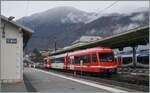 At St-Gervais, the narrow-gauge SNCF Z 850 052 unit awaits departure for Montroc-le-Planet. The onward journey to Vallorcine could not take place due to weather conditions (snow and avalanches). The image also shows how the standard-gauge tracks are  ...