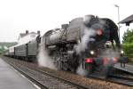 141 R 1126 waits in a rainy Longueville for departure with an extra train to Paris Est, 18 September 2011.