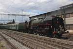 Verein Mikado 124 ex-SNCF 141R-1244 banks an extra train to Brugg AG out of Oberburg on 17 May 2025.