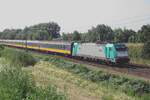 On 23 July 2021 NS 186 221 hauls an IC-Direct through Tilburg-Reeshof.