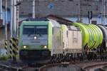 CapTrain 285 117 slowly creeps through Decin hl.n. with a tank train destined for Germany on the evening of 27 May 2025.