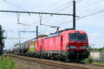 La DB Cargo 196 307 che traina la 193 357 (Das ist Grün) e un treno cisterna dal porto di Anversa verso la Germania. Linea 27A all'aeroporto di Anversa. 22-06-2026