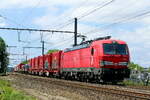 Die DB Cargo 193 333 mit einem Stahlrollen-Zug vom Hafen Antwerpen nach Deutschland. Siemens Vectron MS, Baujahr 2018, mit der Fabriknummer 22457. Strecke 27A am Flughafen Antwerpen. 08-07-2026