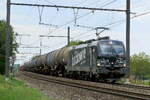 La DB Cargo 193 365  The Backbone  con un treno misto dal porto di Anversa verso la Germania. Siemens Vectron MS costruito nel 2019 con numero di costruzione 22669. Linea 27A presso l'aeroporto di Anversa. 07-08-2026
