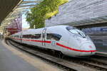 The DB ICE 8011 arrived for the first time at Antwerpen Centraal from K�ln on level +1 platform 6 only for this first ride.