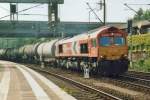 HGK DE 669 hauls a tank train through Hamburg-Harburg on 24 May 2005.