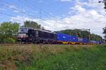 RFO X4E-627 hauls the Katy-intermodal shuttle through Tilburg Oude warande on 30 July 2019, but yet has to receive her characteristic ruby red colours.