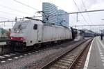 NIAG 186 142 gets coupled to the SSN Kerst-express with 01 1075 now steaming, but not hauling the train due to the lack of ECTS on the steamer (needed for Zevenaar Oost-Elten, which is part of the