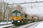 R4C PB01 stands at 's-Hertogenbosch with a diverted intermodal train on a snowy 13 February 2006.