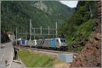 A 187 008-8 and a BLS Re 185/6 near Rodi Fieso.
23.06.2015