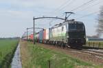 RTB 193 727 hauls an intermodal train toward Kehl through Hulten on 15 April 2023.