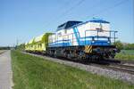 Ex D&D 1404, now NedLox 203 221 hauls three brand new GATX wagons through Kaarst-Broicherseite on 24 April 2024. Interesting is, that this loco is classed as a 203, having the old DR style head lights sen on D201/202 and 204, but not on Class 203. 